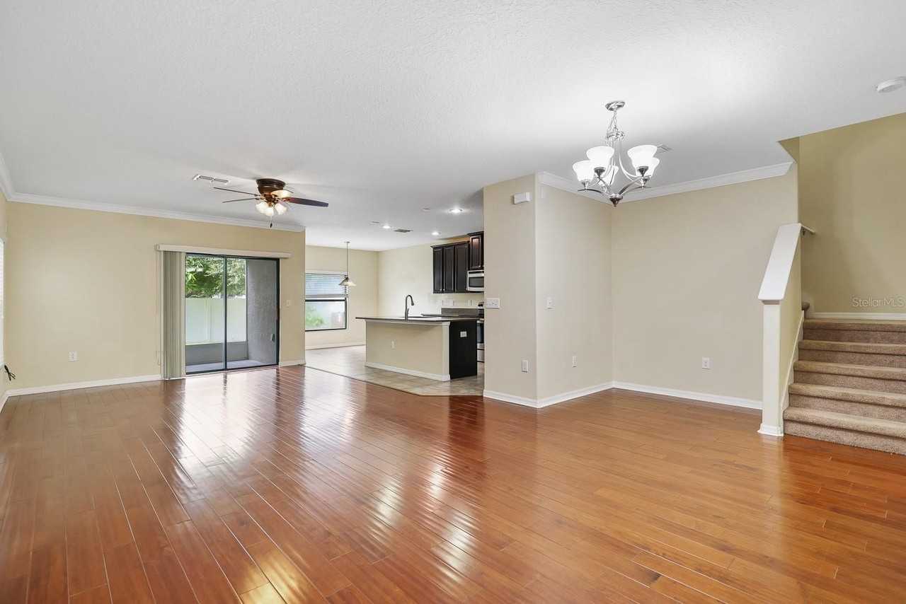 2724 Garden Falls Dr - Photo 4 of 39