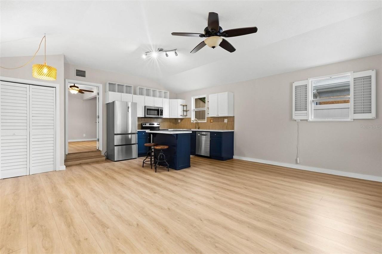 123 N Safford Ave - Photo 5 of 43