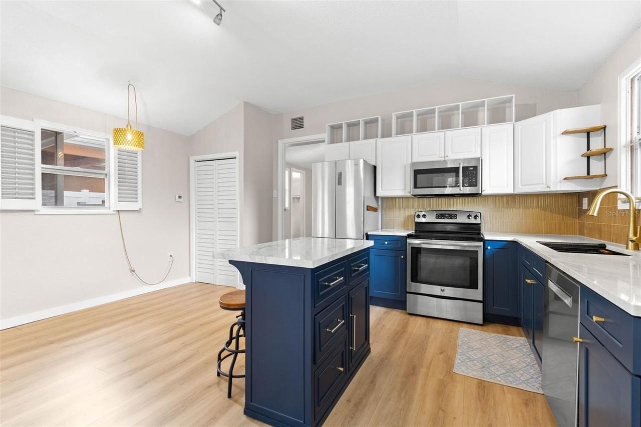 123 N Safford Ave - Photo 7 of 43