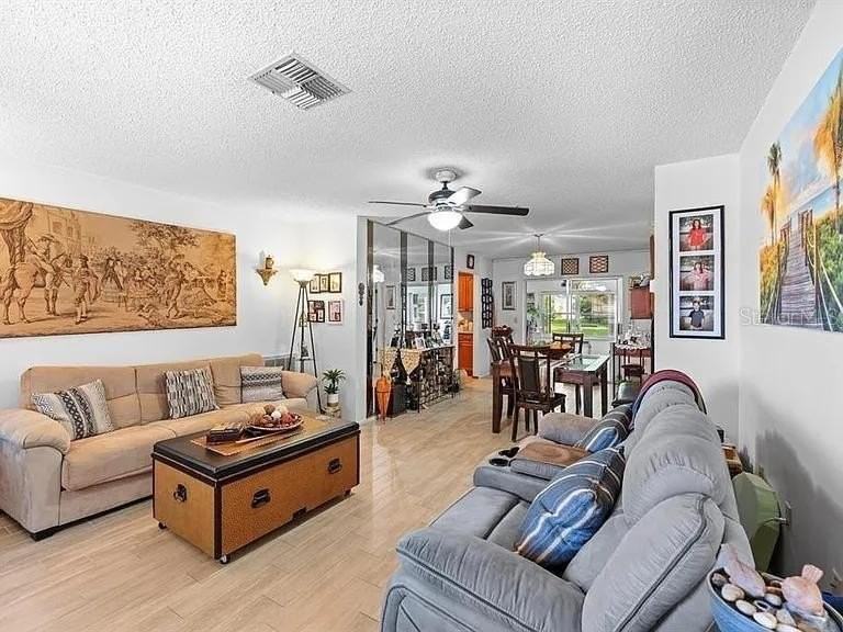 11404 Stansberry Dr - Photo 3 of 16