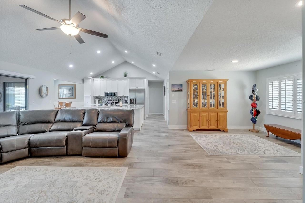 1839 Wolf Laurel Dr - Photo 7 of 39