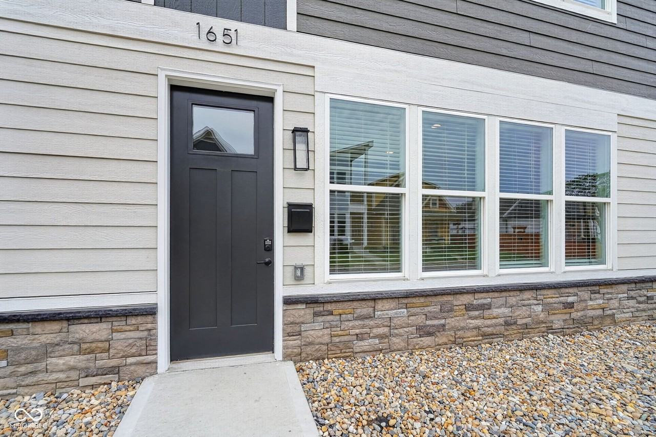1651 Lexington Ave - Photo 2 of 34