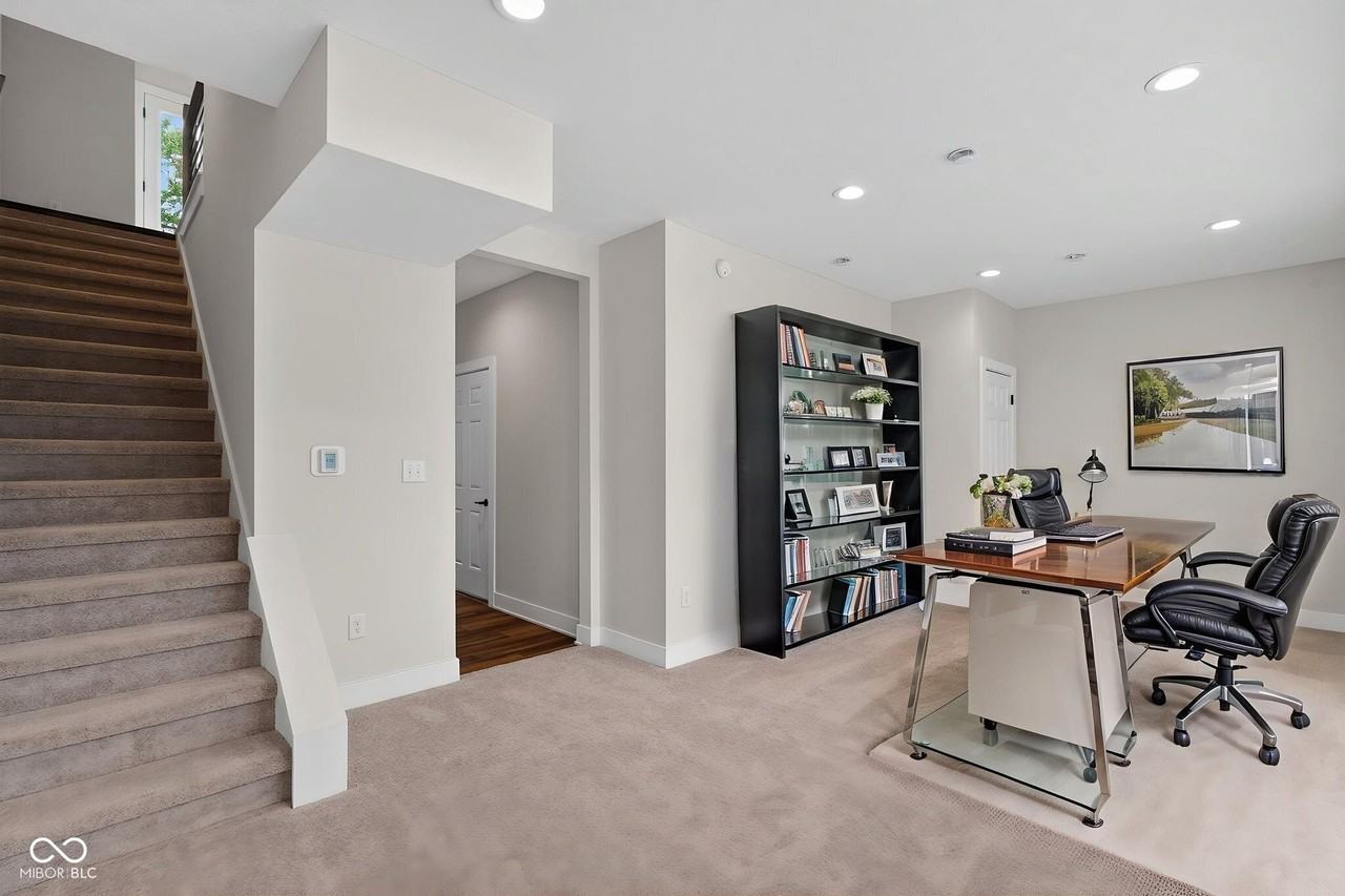 1651 Lexington Ave - Photo 5 of 34
