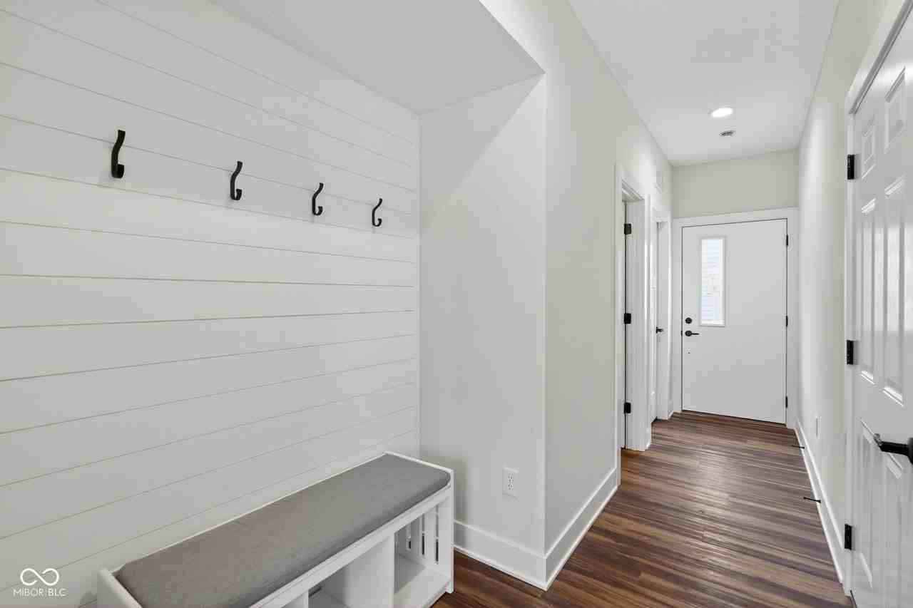 1651 Lexington Ave - Photo 7 of 34