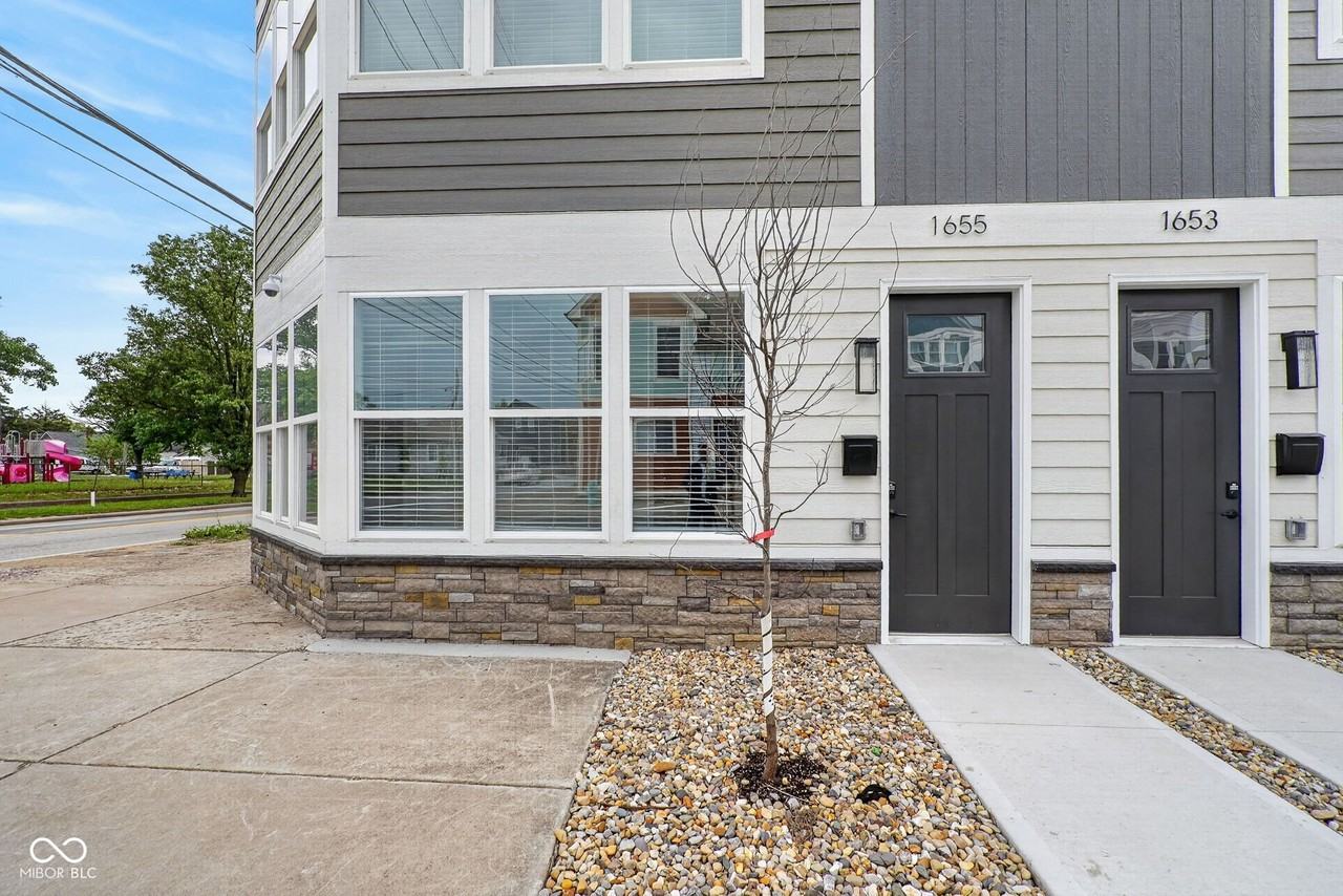1655 Lexington Ave - Photo 2 of 34
