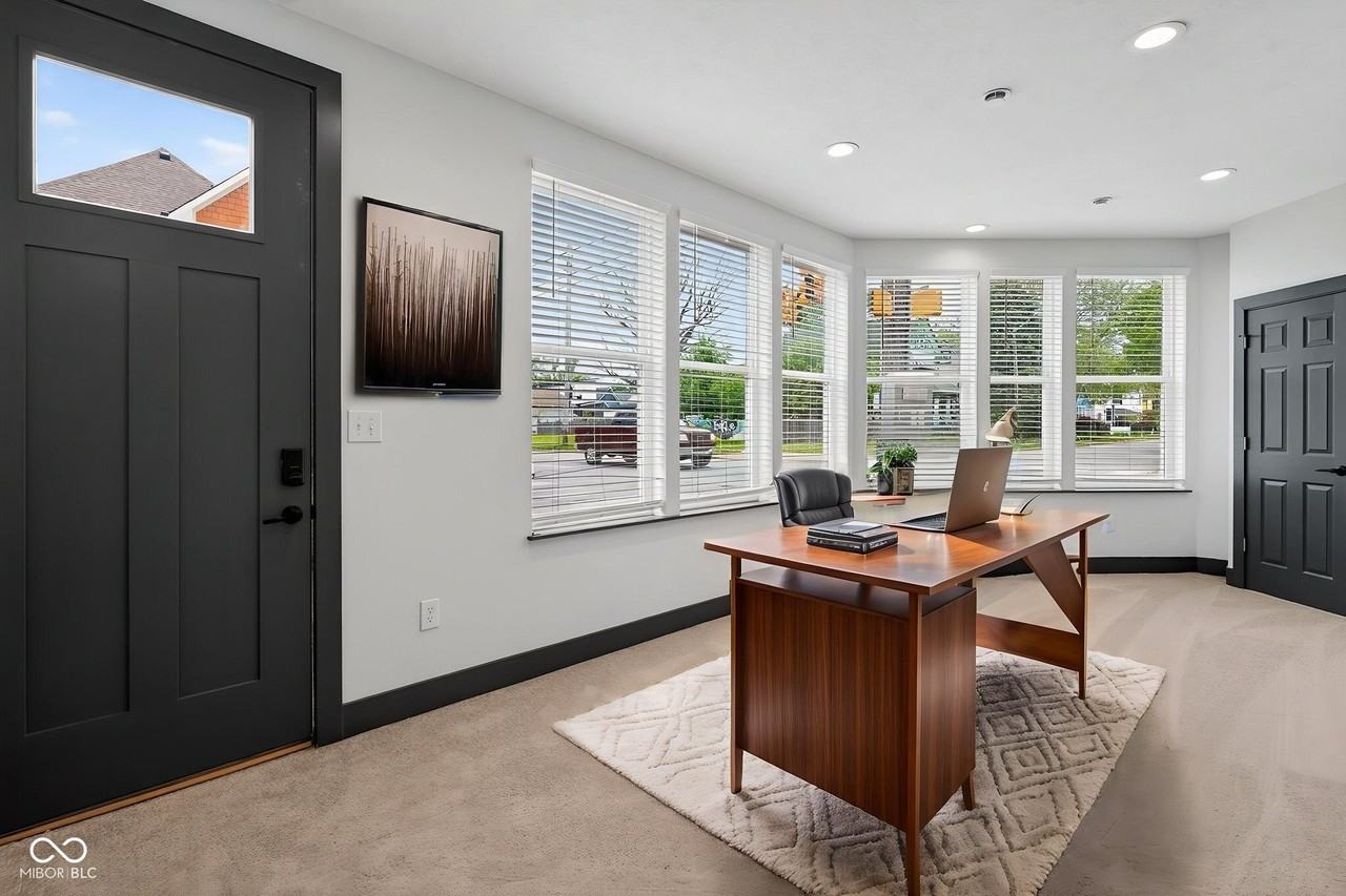 1655 Lexington Ave - Photo 4 of 34