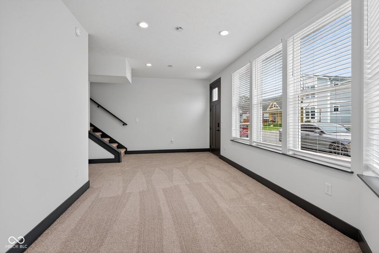 1655 Lexington Ave - Photo 5 of 34