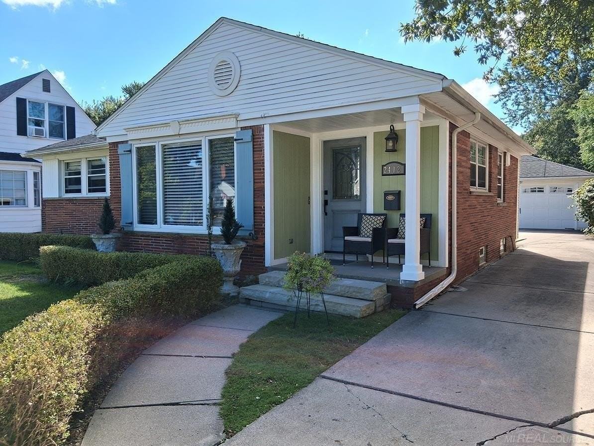 2412 Manchester Rd - Photo 2 of 13