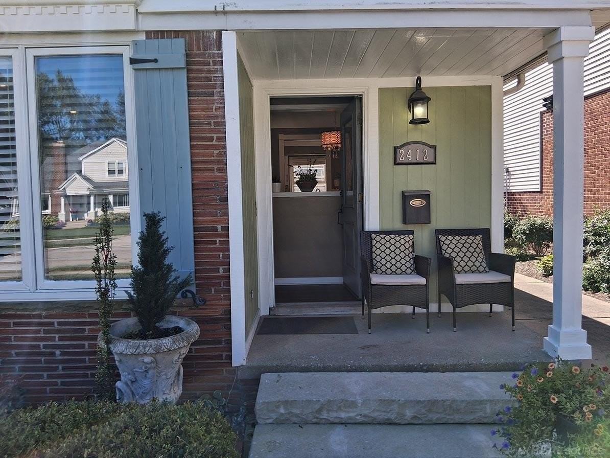 2412 Manchester Rd - Photo 3 of 13