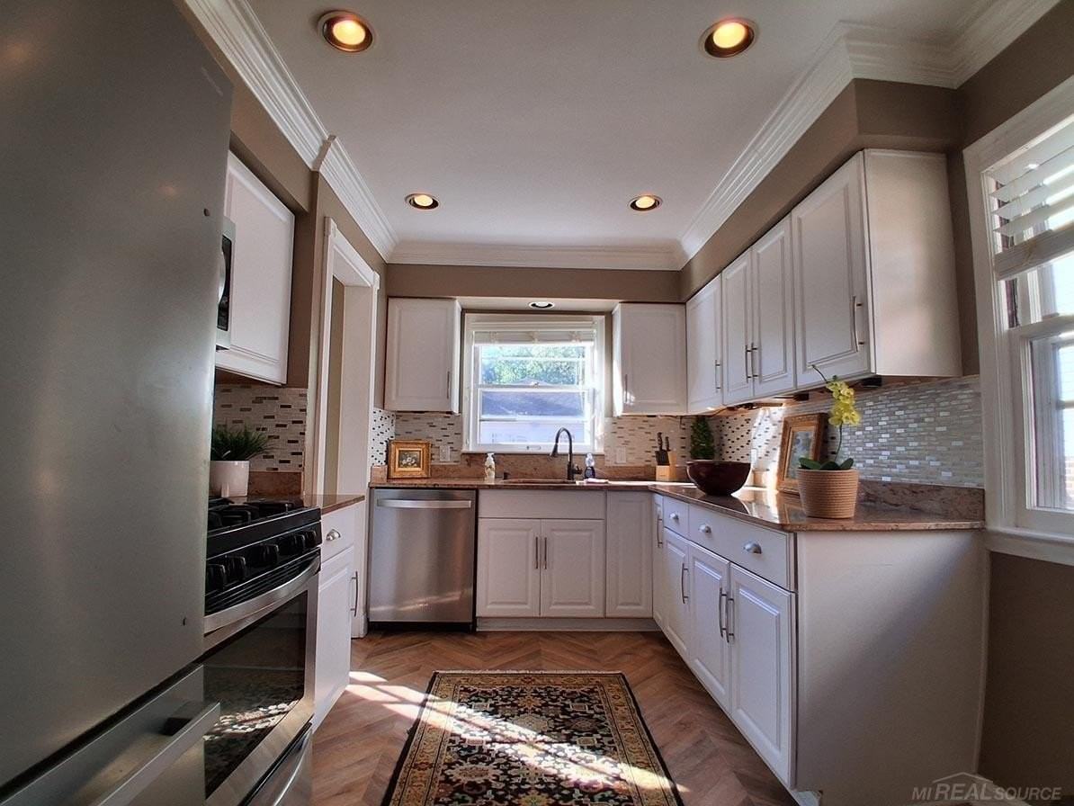 2412 Manchester Rd - Photo 5 of 13