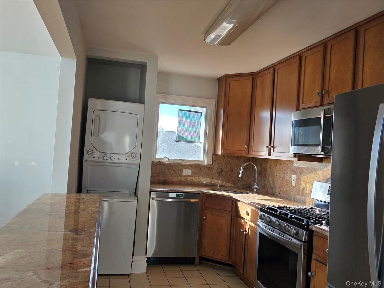 355 E Market St - Photo 7 of 14