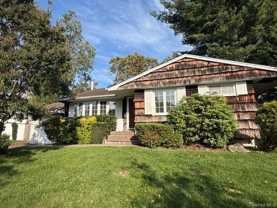 46 Alexander Dr - Photo 1 of 1