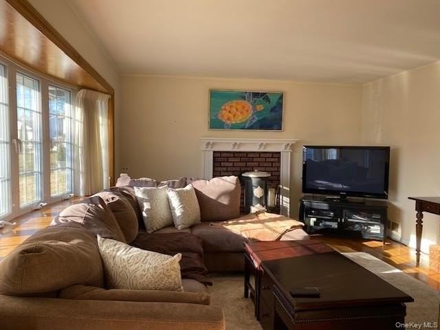 46 Alexander Dr - Photo 2 of 11