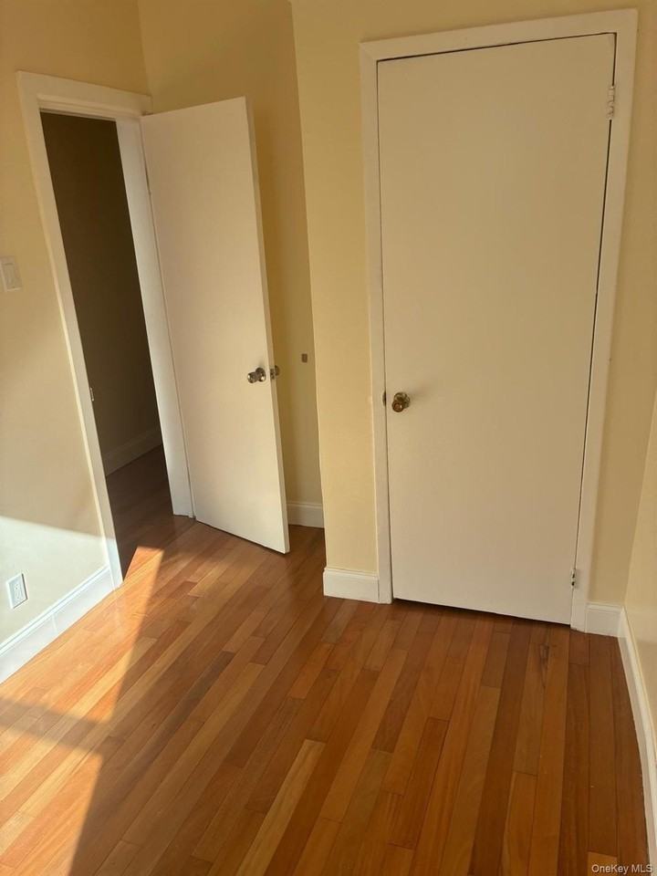 1029 College Ave - Photo 3 of 6