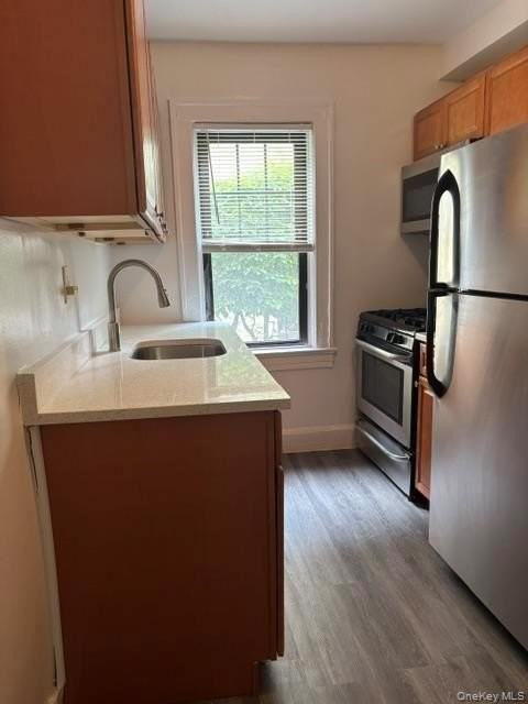 40 Oakwood Rd #1S - Photo 2 of 11