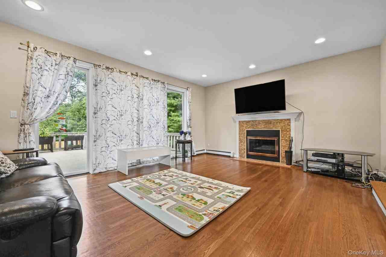 9 Ellen Ct - Photo 7 of 29