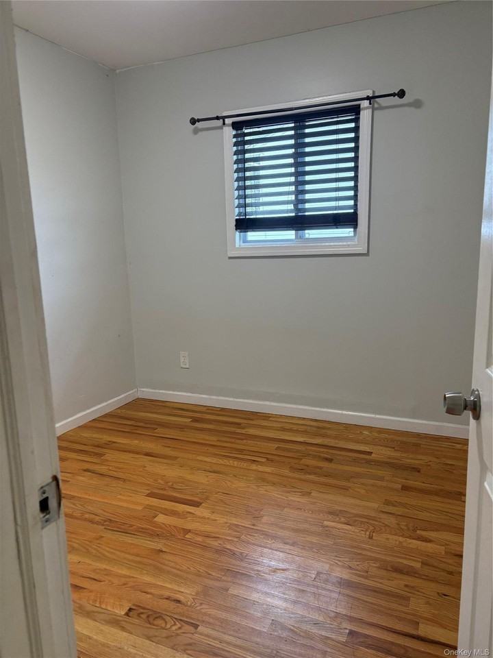 290 Leaf Ave - Photo 2 of 13