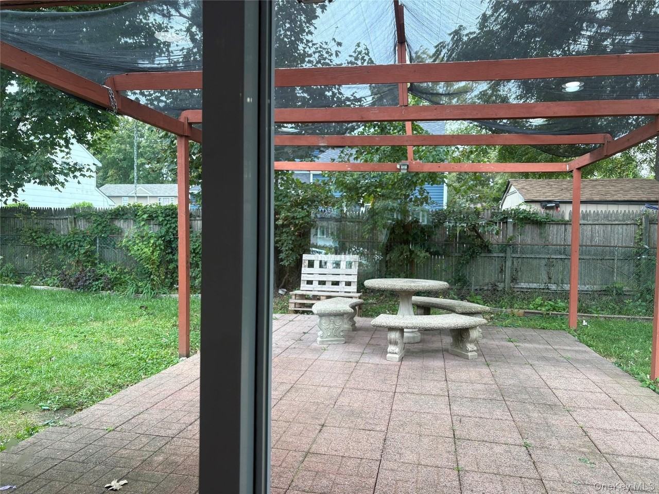 290 Leaf Ave - Photo 7 of 13