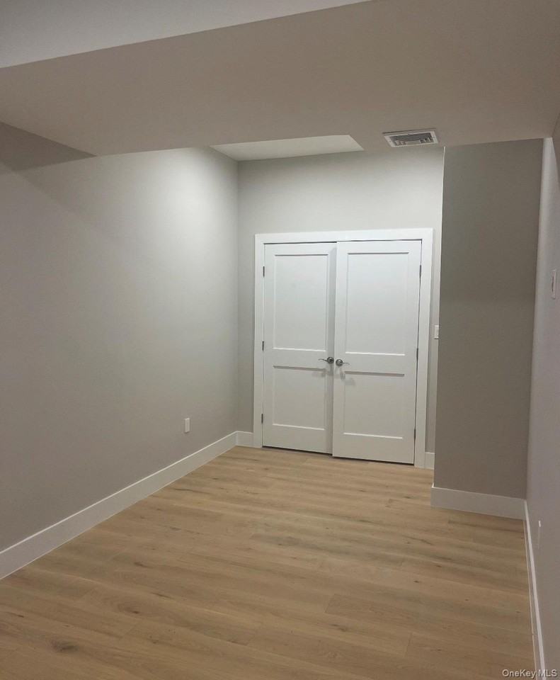 111 Roosevelt Ave #C - Photo 5 of 8