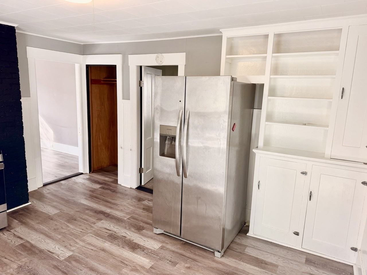 39 Laurel St #1 - Photo 4 of 10