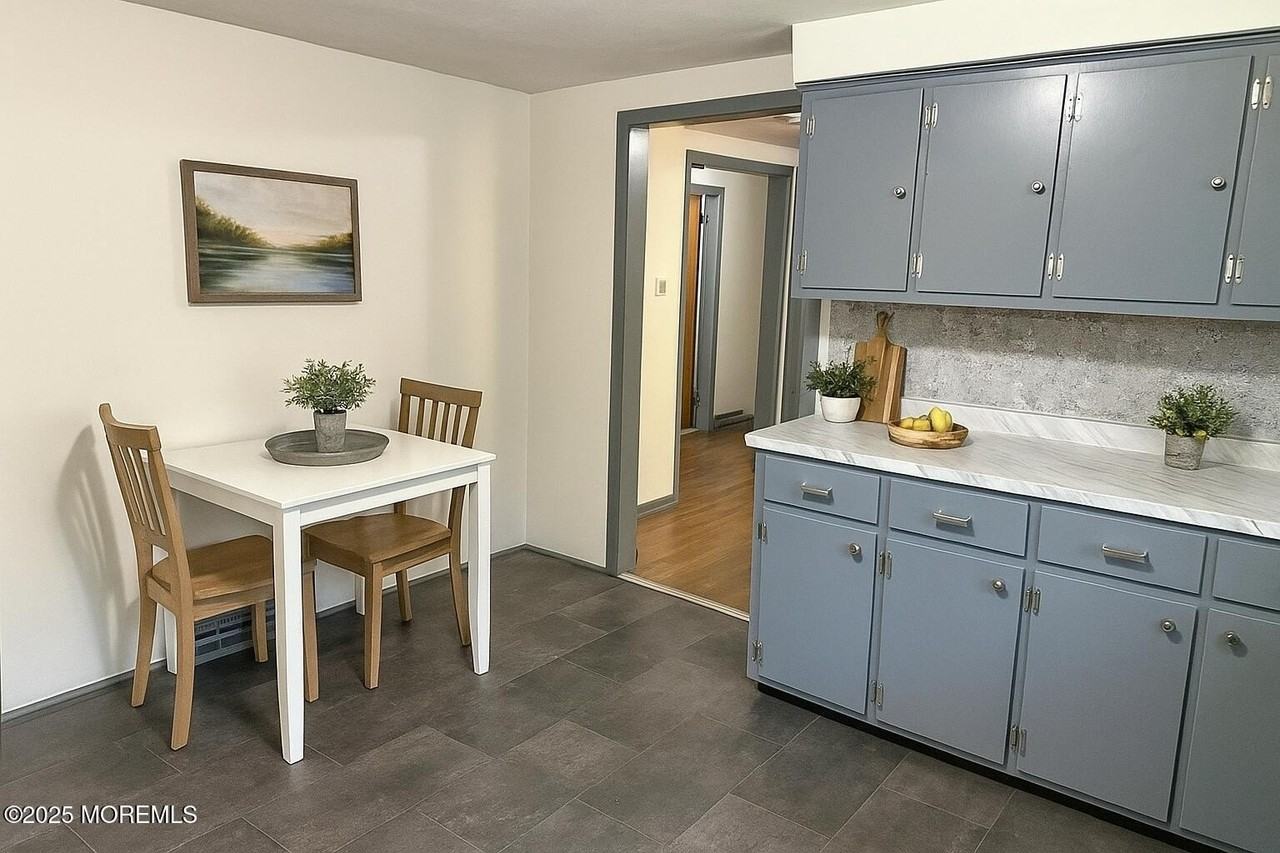 135 S Main St - Photo 7 of 37