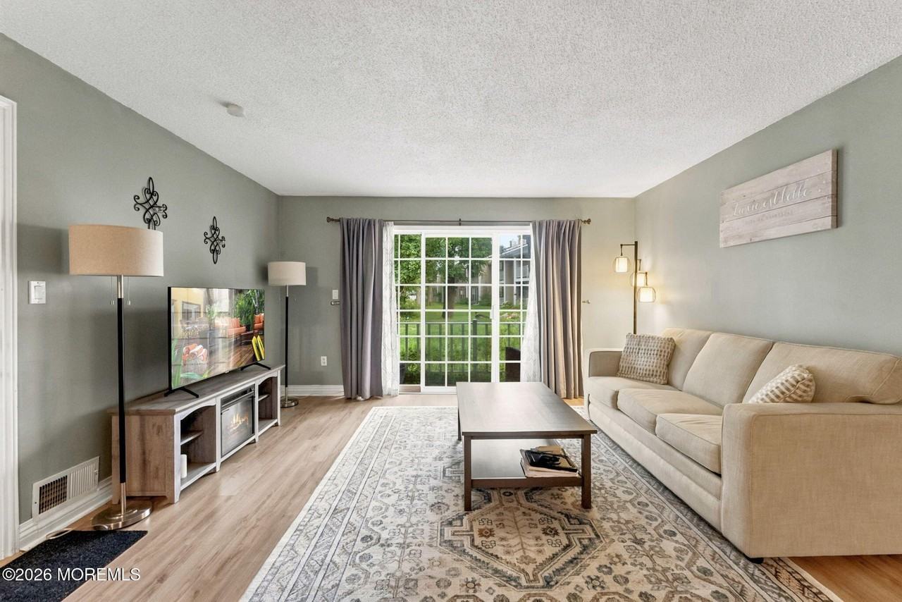 101 Beaumont Court - Photo 4 of 20