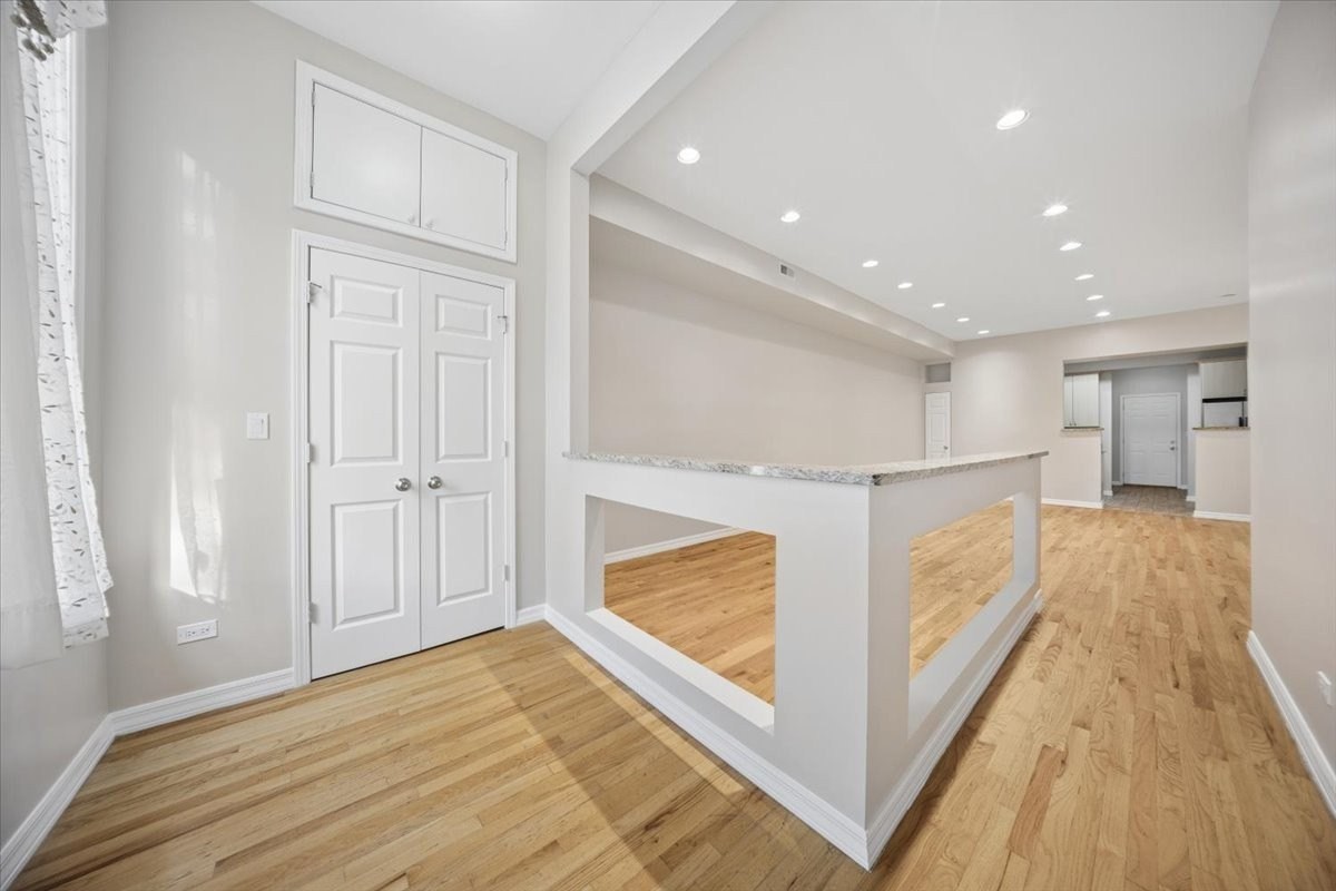 2912 W Warren Blvd #1 - Photo 3 of 31