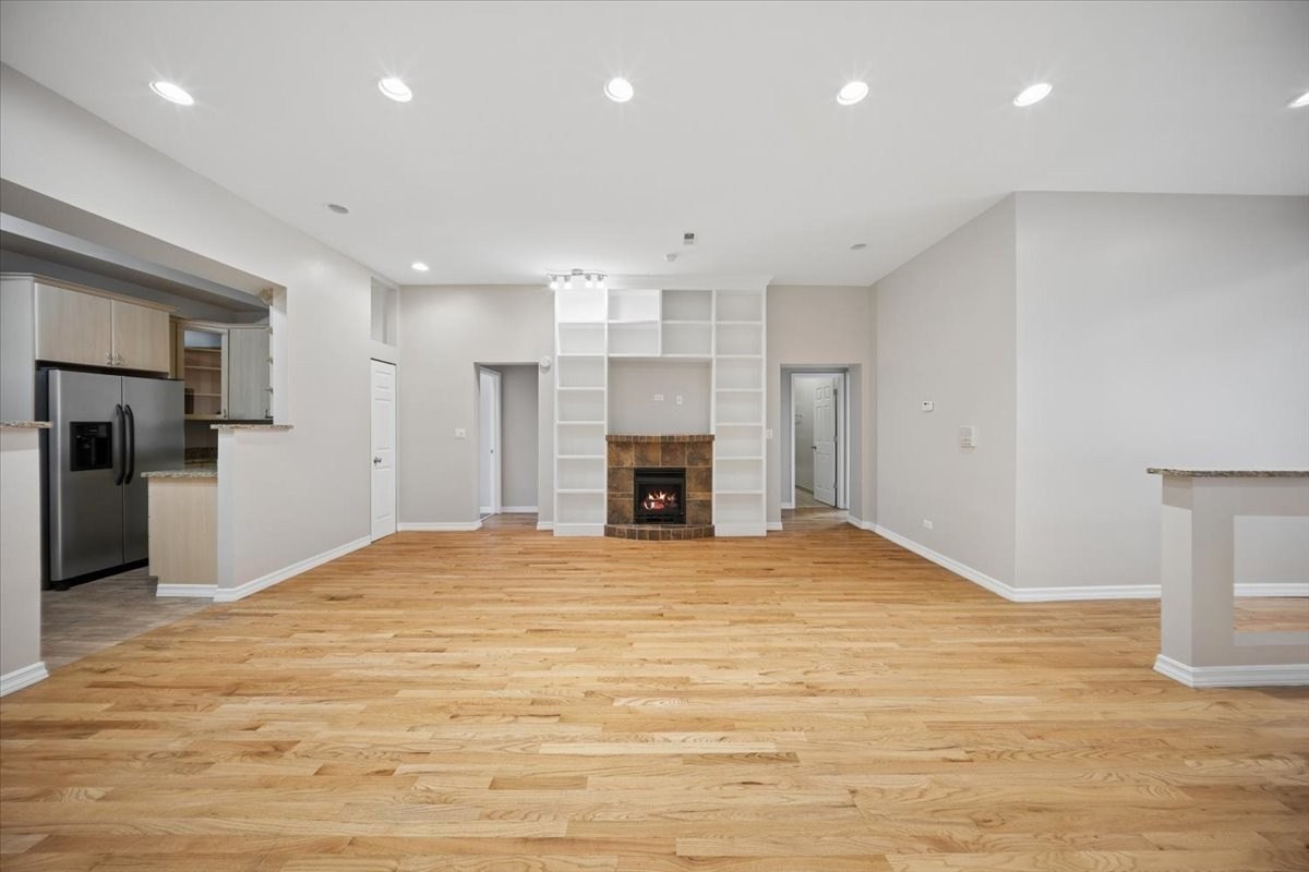 2912 W Warren Blvd #1 - Photo 6 of 31