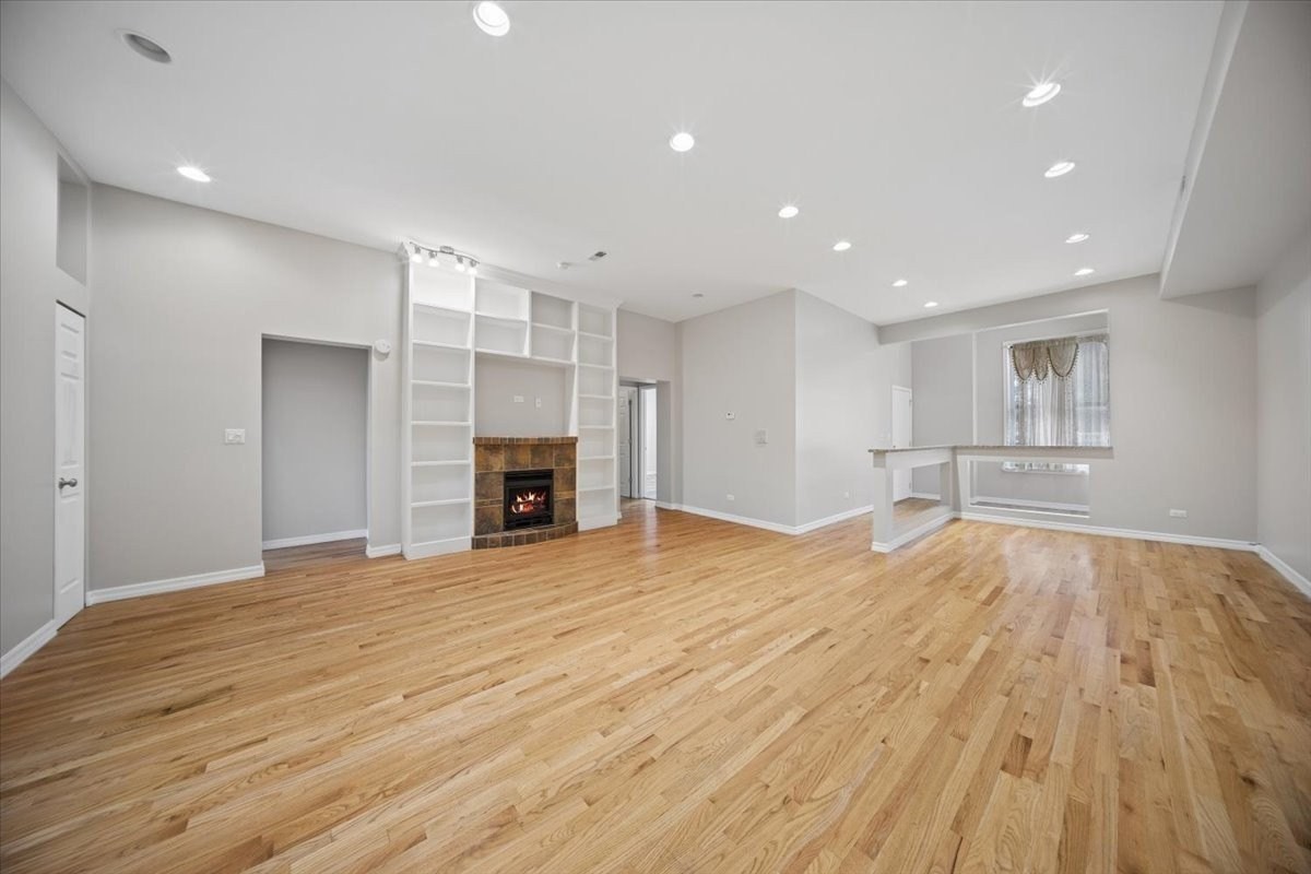 2912 W Warren Blvd #1 - Photo 7 of 31