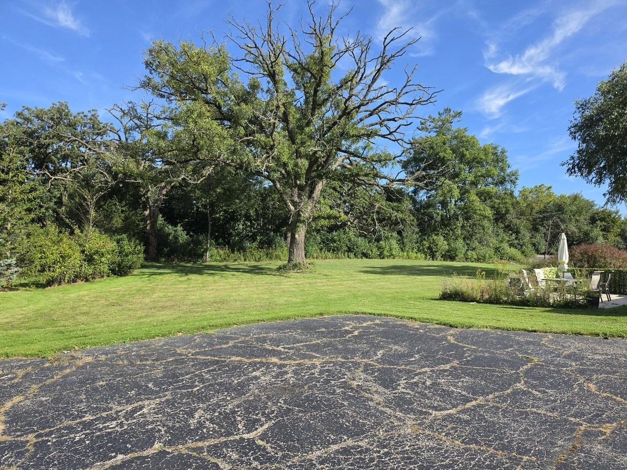 1070 Winwood Dr - Photo 3 of 11