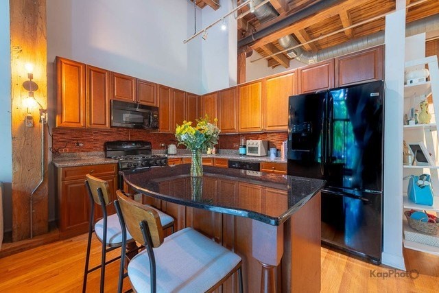 1330 W Monroe St #108 - Photo 3 of 29