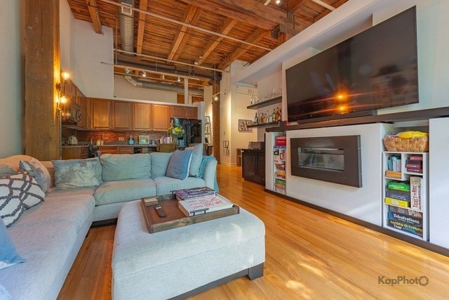 1330 W Monroe St #108 - Photo 6 of 29