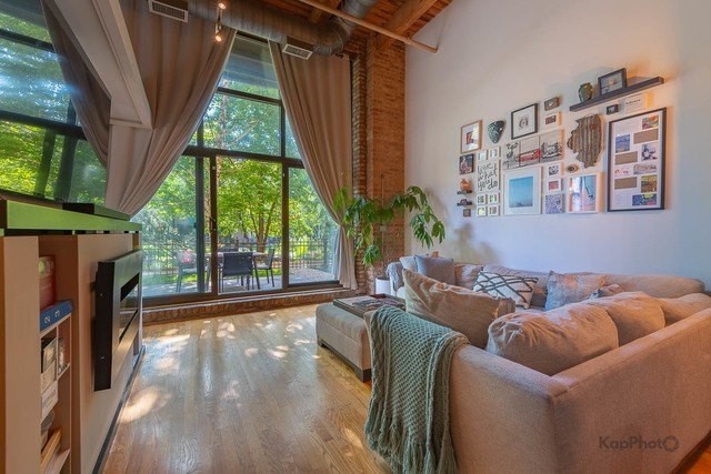 1330 W Monroe St #108 - Photo 7 of 29