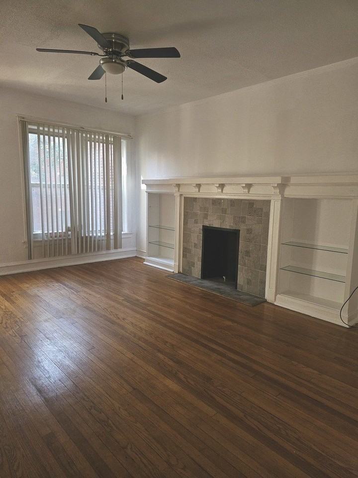 7014 S Crandon Ave #1 - Photo 2 of 12