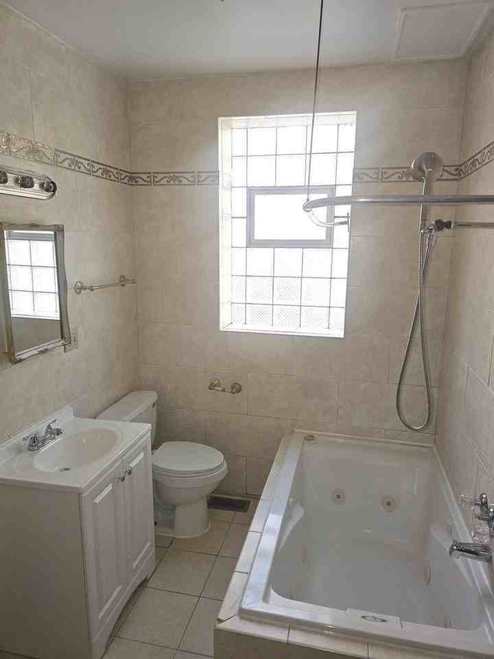 7014 S Crandon Ave #1 - Photo 7 of 12