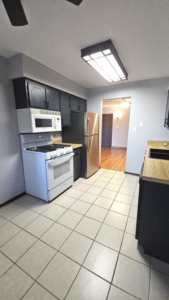 13615 Lamon Ave #510 - Photo 5 of 16