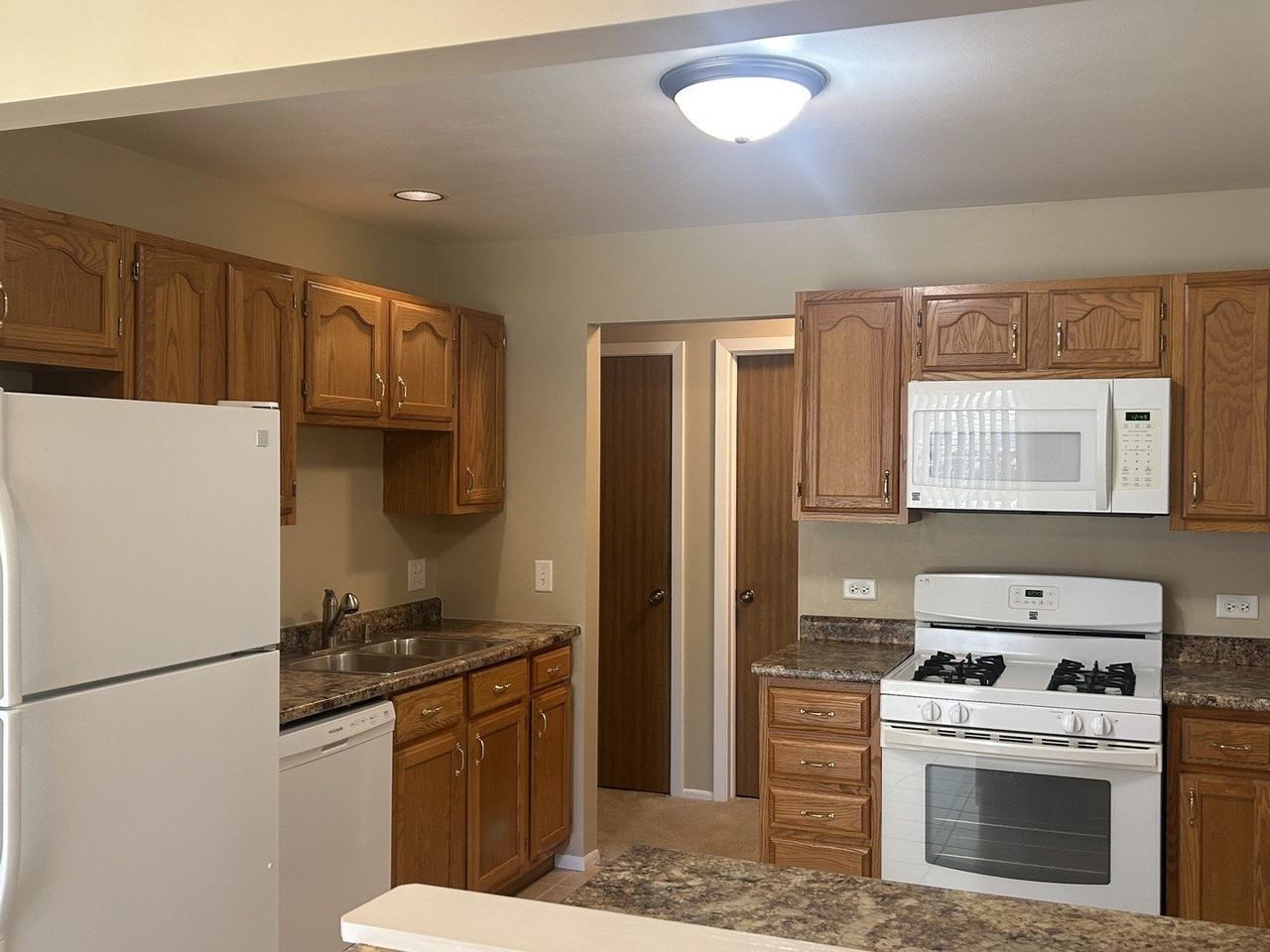 20 Ashburn Ct #W1 - Photo 7 of 16