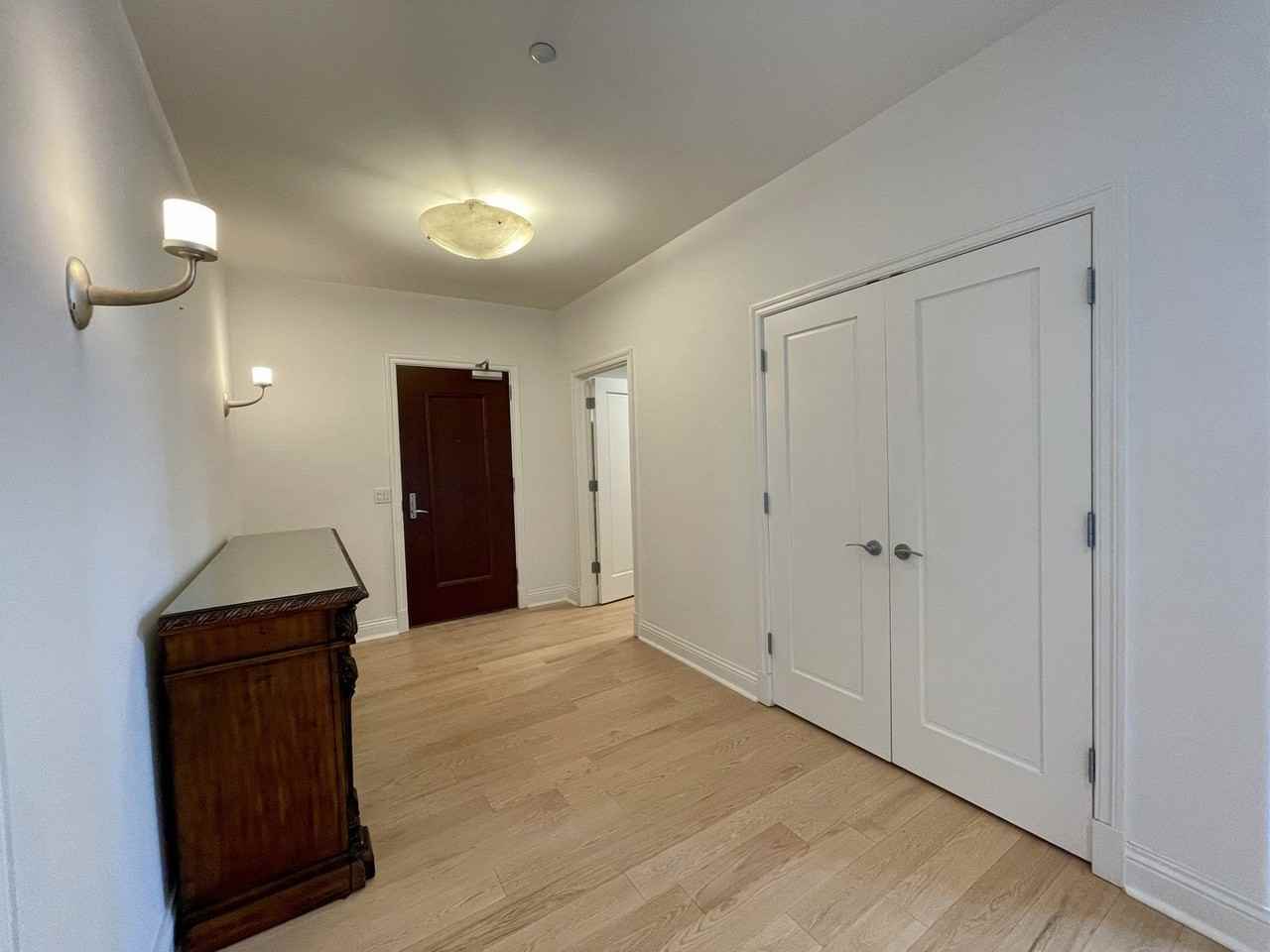 520 S Washington St #PH3 - Photo 4 of 37