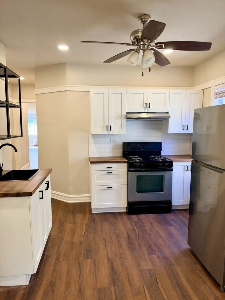 4708 W Altgeld St #2 - Photo 3 of 12