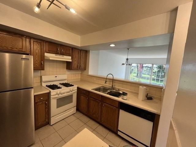 1908 Grove Ave - Photo 4 of 15