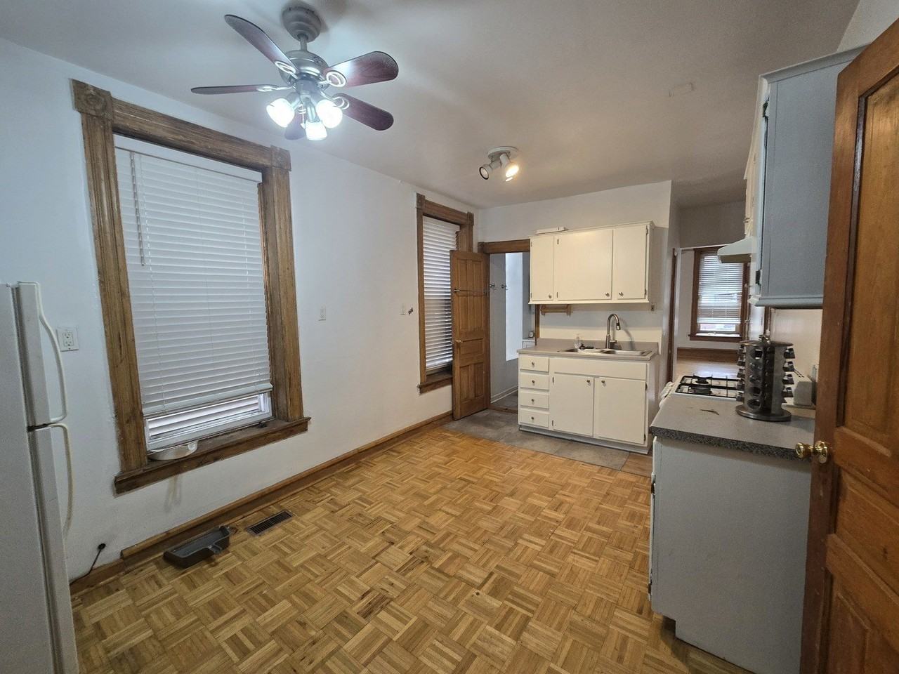 1736 W Beach Ave #1 - Photo 5 of 10