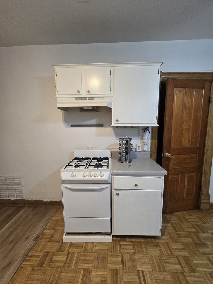 1736 W Beach Ave #1 - Photo 6 of 10