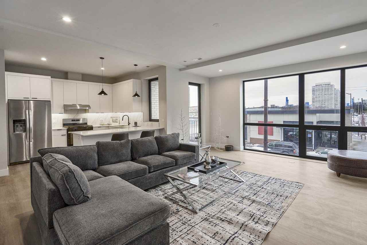 451 E Pershing Rd #305 - Photo 5 of 25