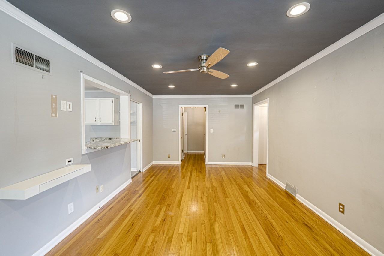 1132 N Main St - Photo 4 of 27