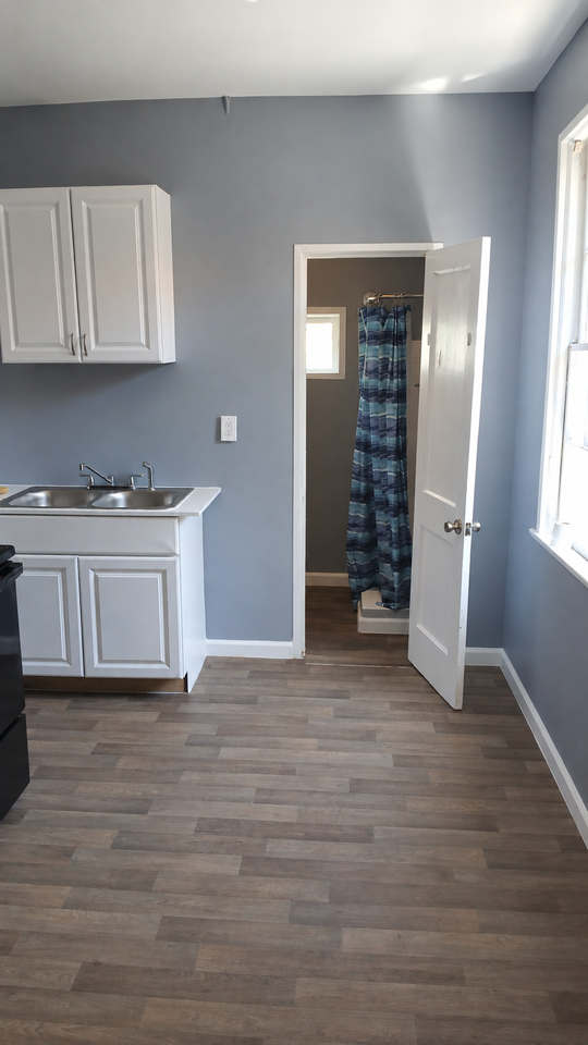 1893 3rd Ave #B - Photo 4 of 8