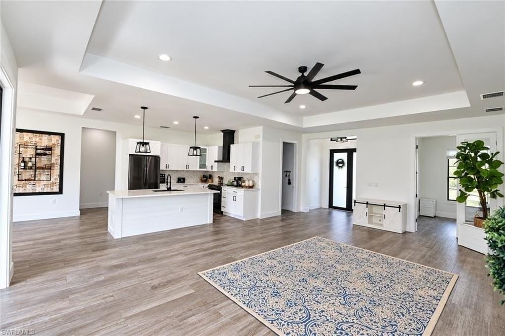 2612 14th Ave Ne - Photo 6 of 30