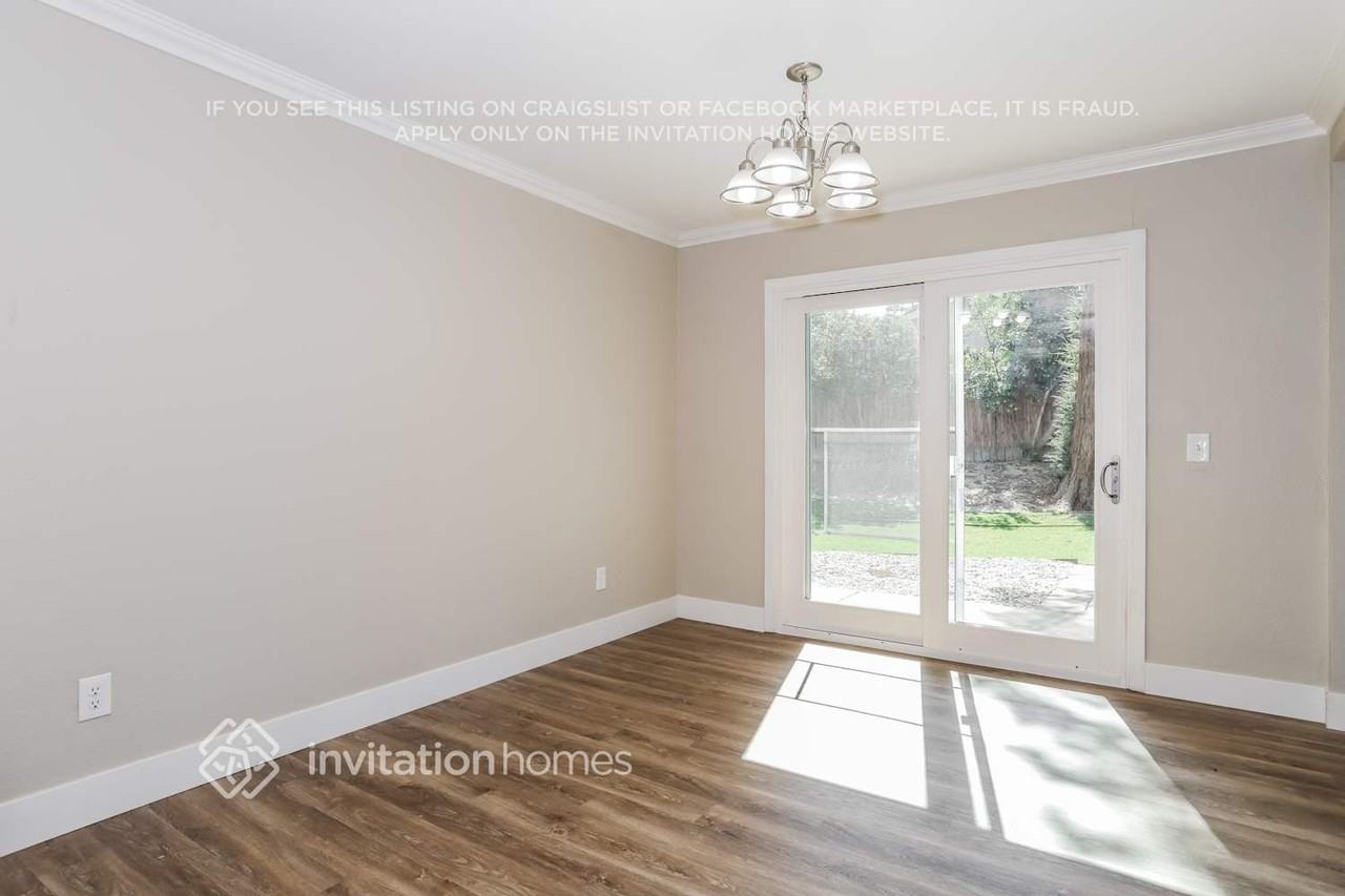 3036 Danehurst Ct - Photo 7 of 16