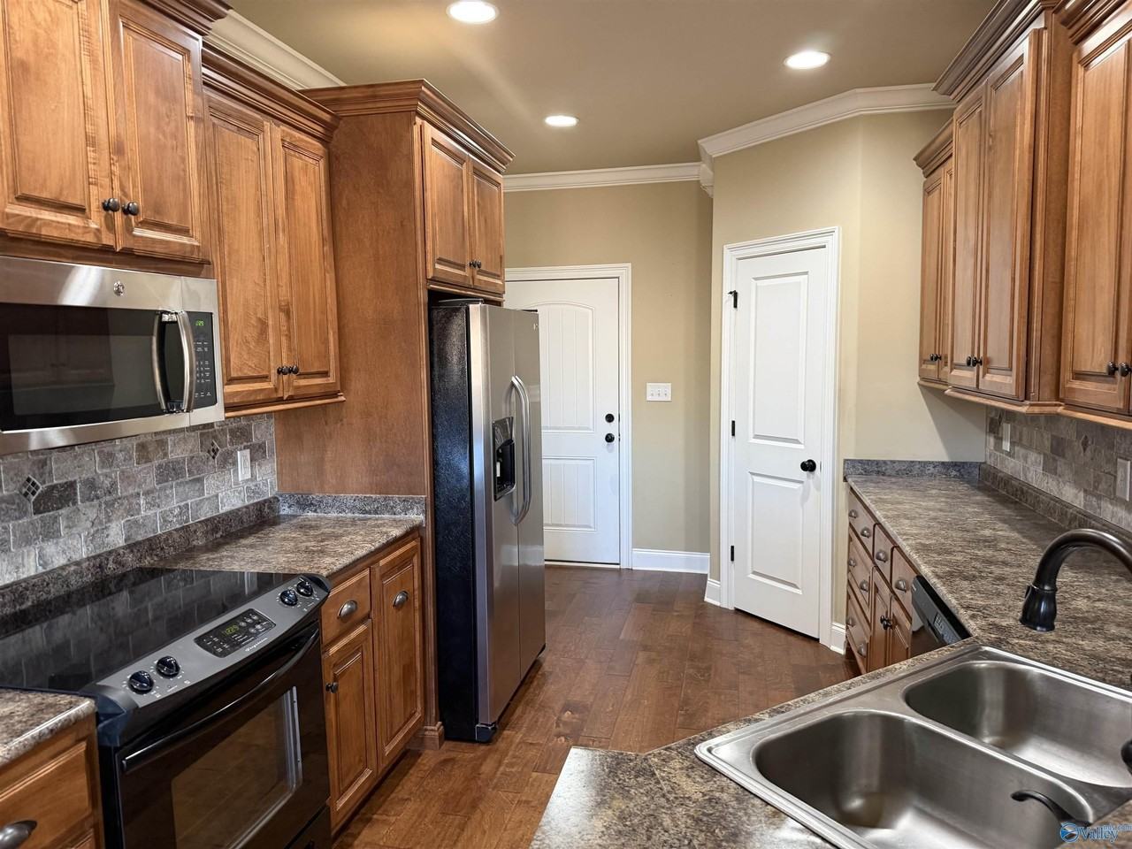 29046 Stonehenge Dr - Photo 3 of 16