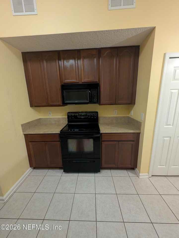 7054 Snowy Canyon Dr #101 - Photo 4 of 13