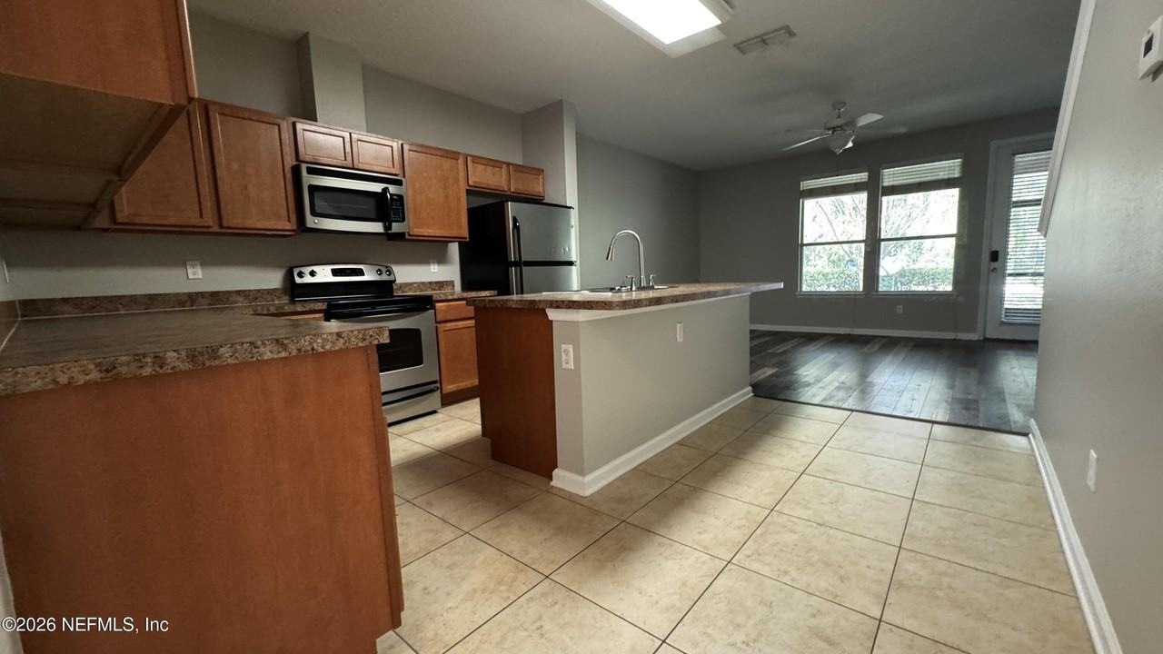 4220 Plantation Oaks Blvd #1319 - Photo 4 of 30